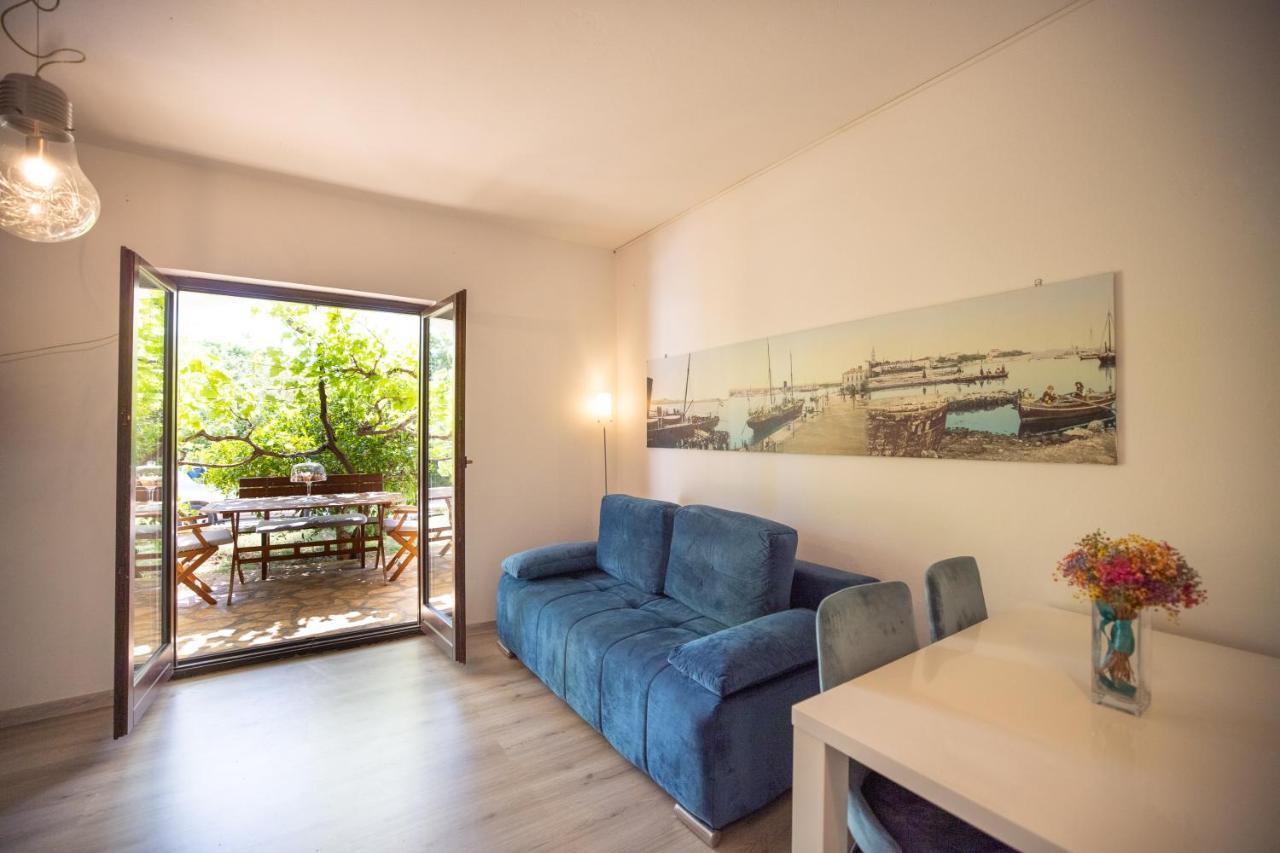 Apartments And A Room Ina Guest house 3*