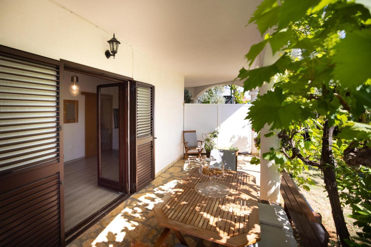 Guest house Apartments And A Room Ina Zadar