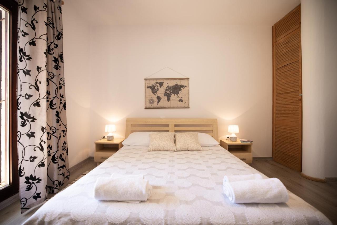 Apartments And A Room Ina 3*