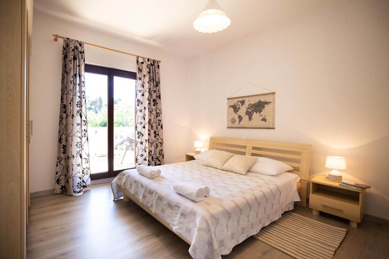 Apartments And A Room Ina 3*
