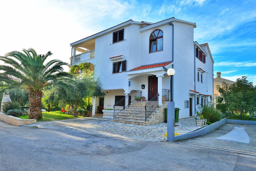 Apartments And A Room Ina Guest house Zadar