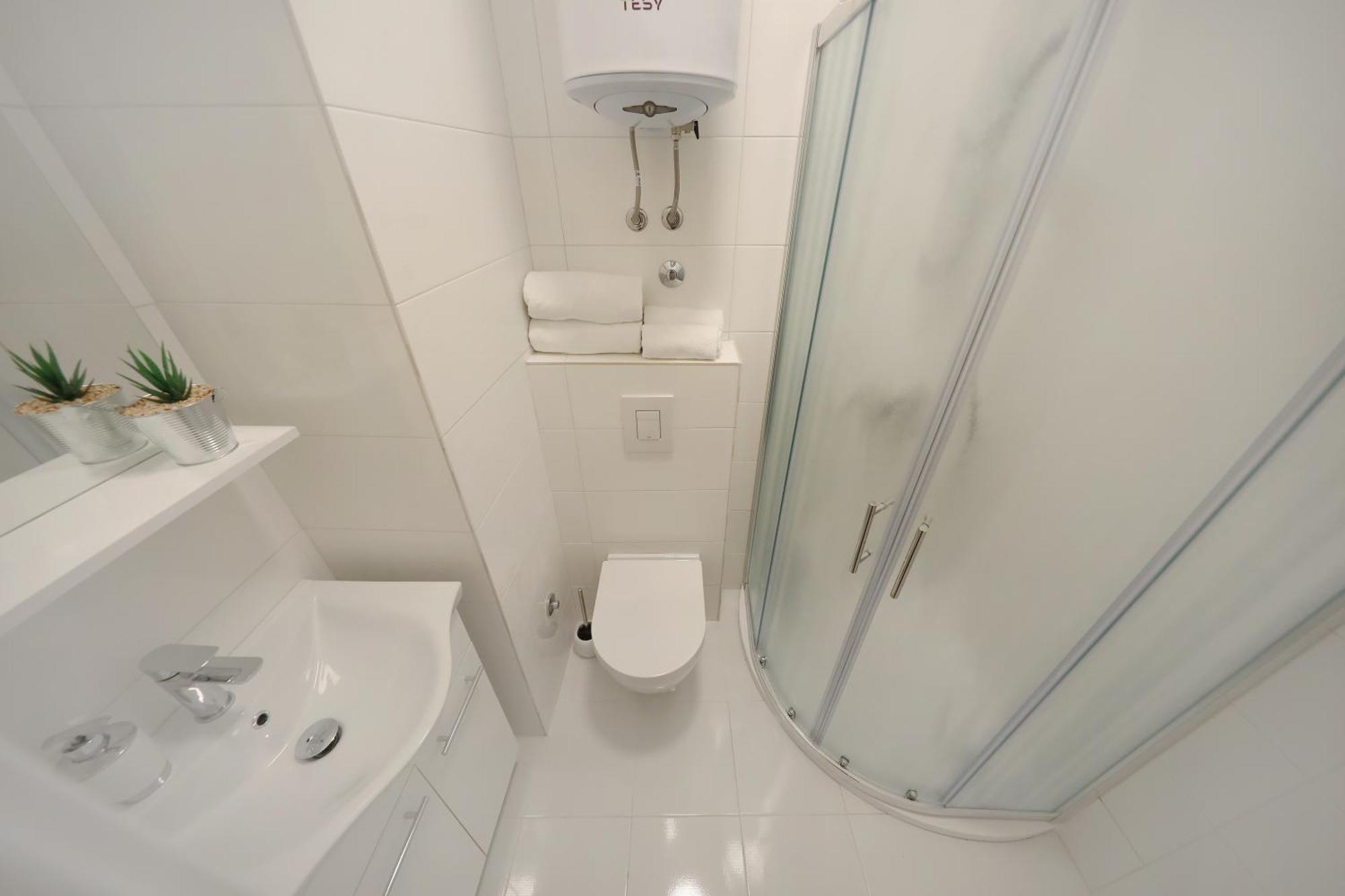Guest house Apartments And A Room Ina