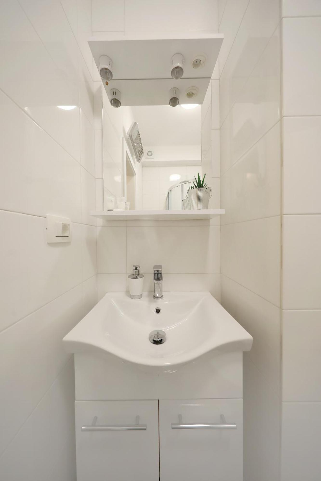 Apartments And A Room Ina Zadar