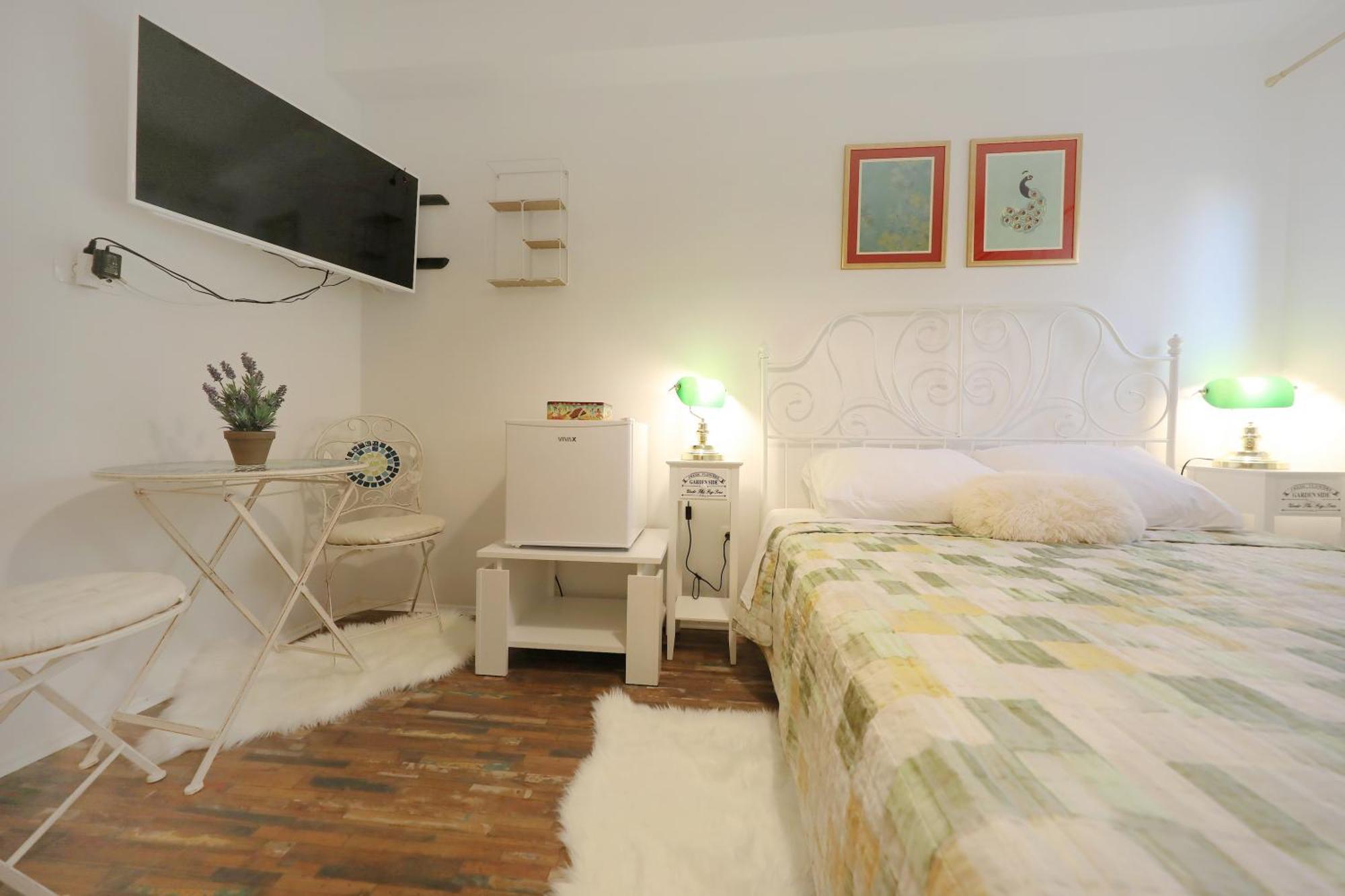 Guest house Apartments And A Room Ina