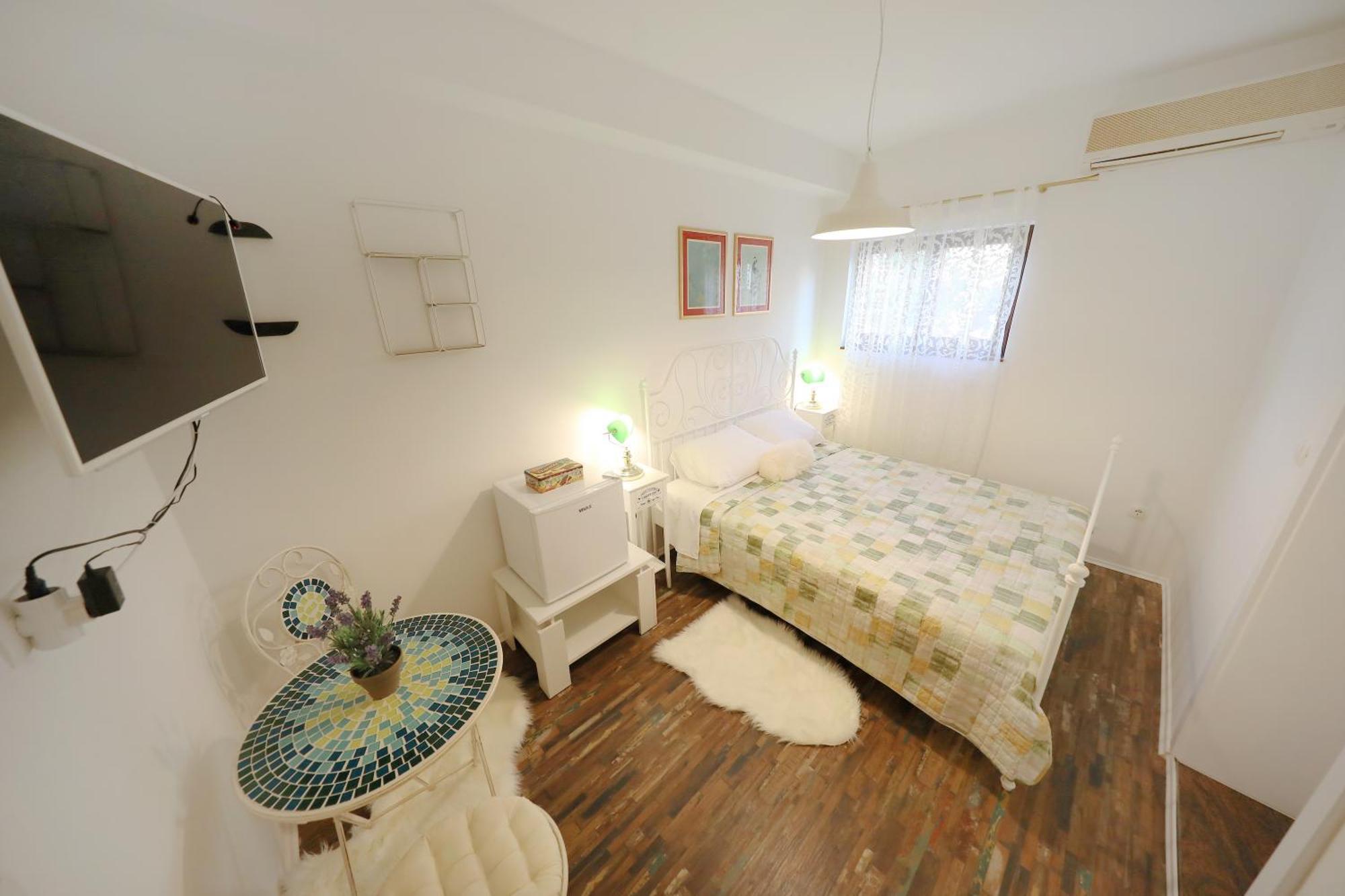 Guest house Apartments And A Room Ina