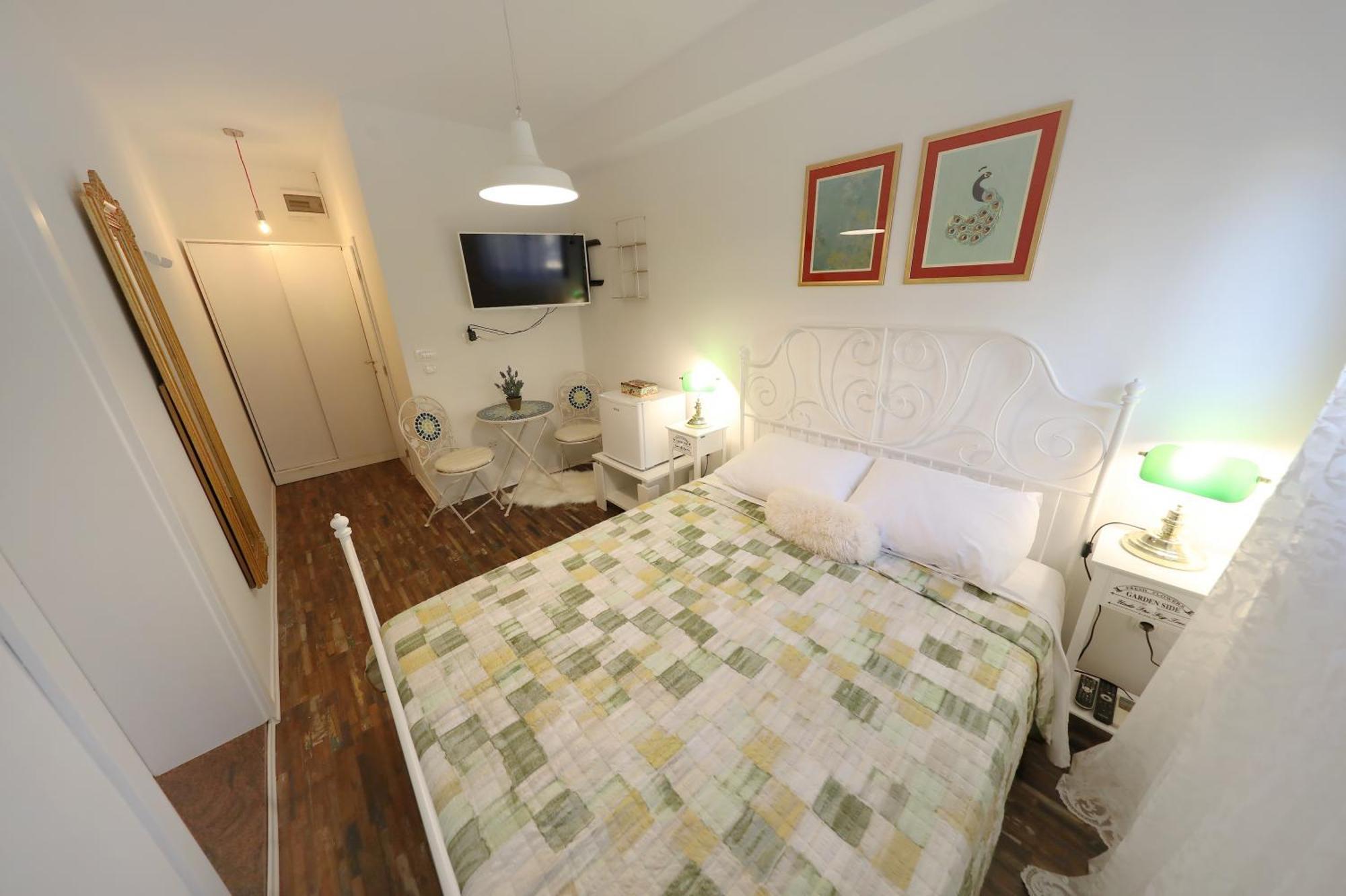 Apartments And A Room Ina Zadar