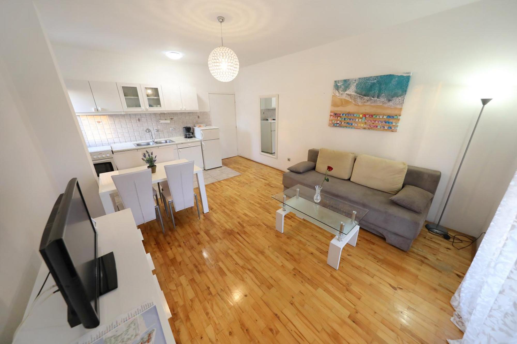 Guest house Apartments And A Room Ina 3*
