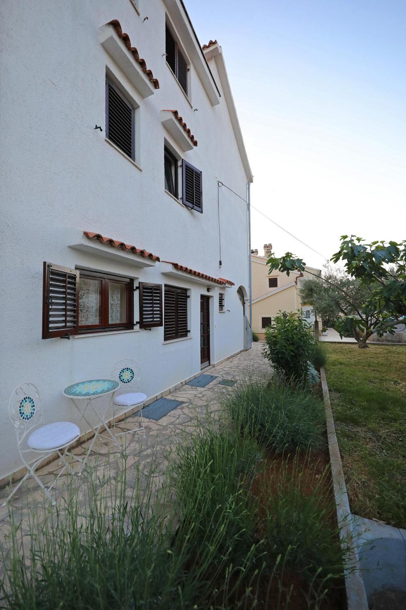 Guest house Apartments And A Room Ina Zadar
