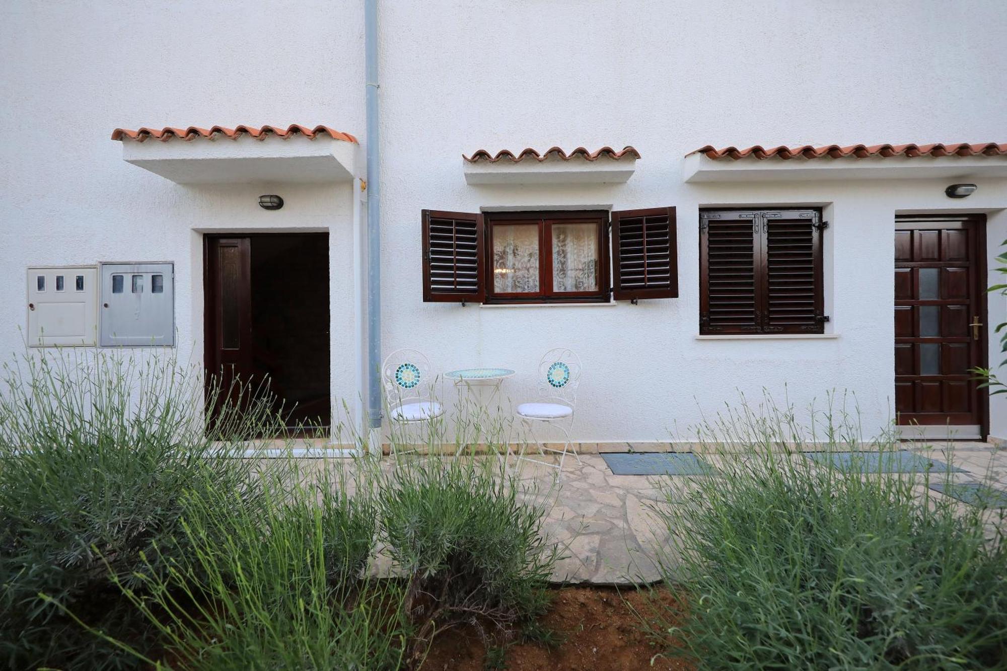 Guest house Apartments And A Room Ina