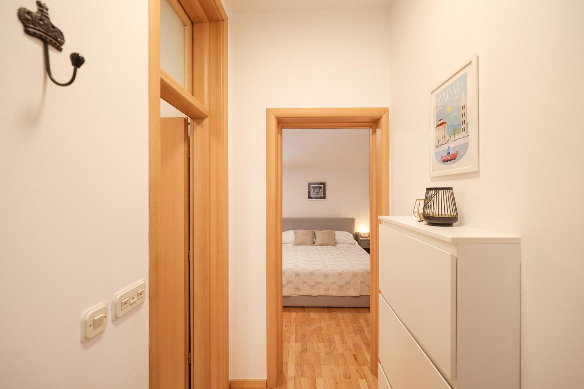 Apartments And A Room Ina 3* Zadar
