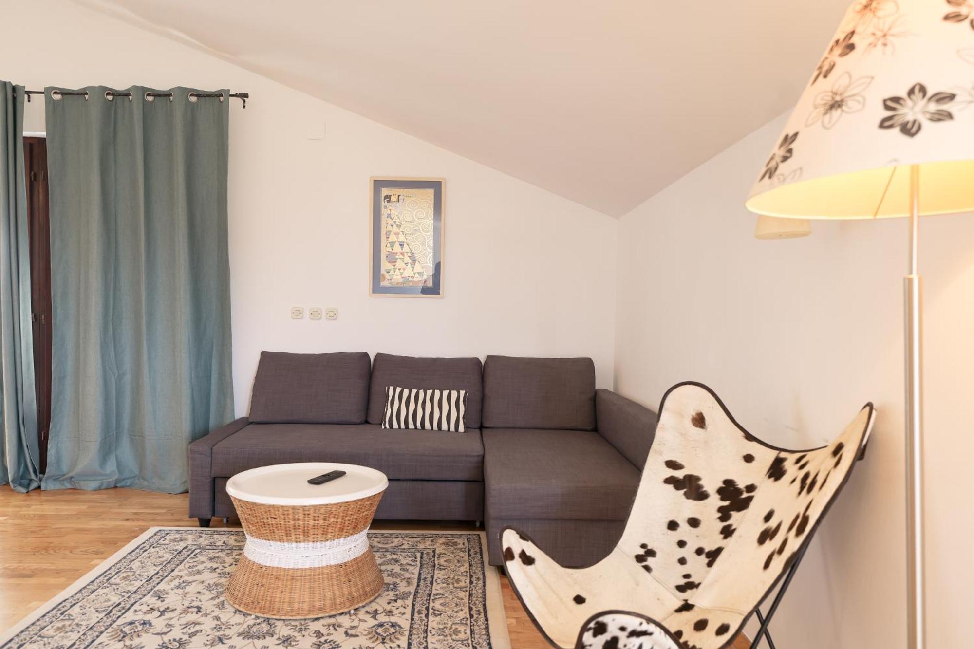 Apartments And A Room Ina Guest house 3*