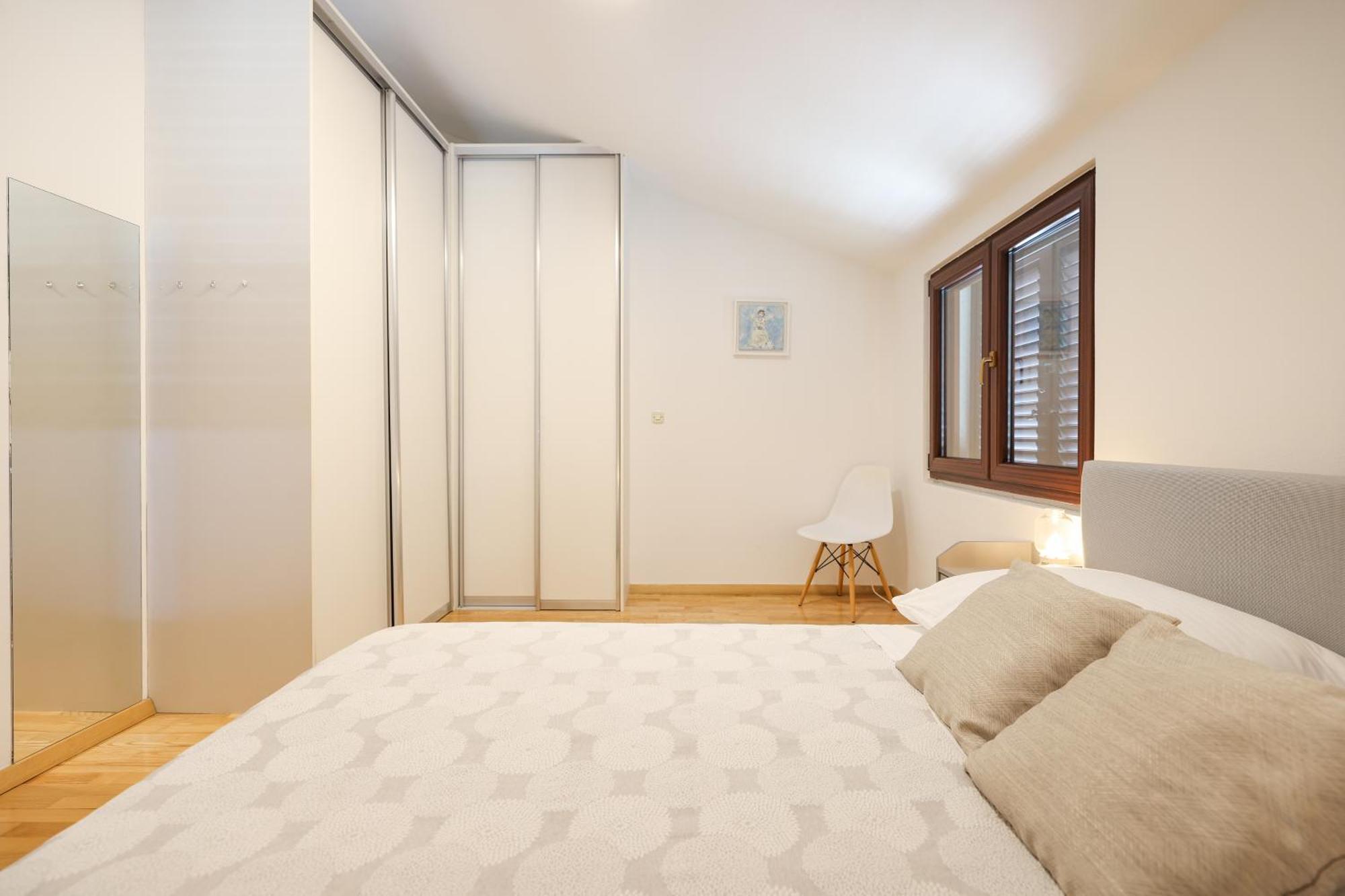 Apartments And A Room Ina 3*