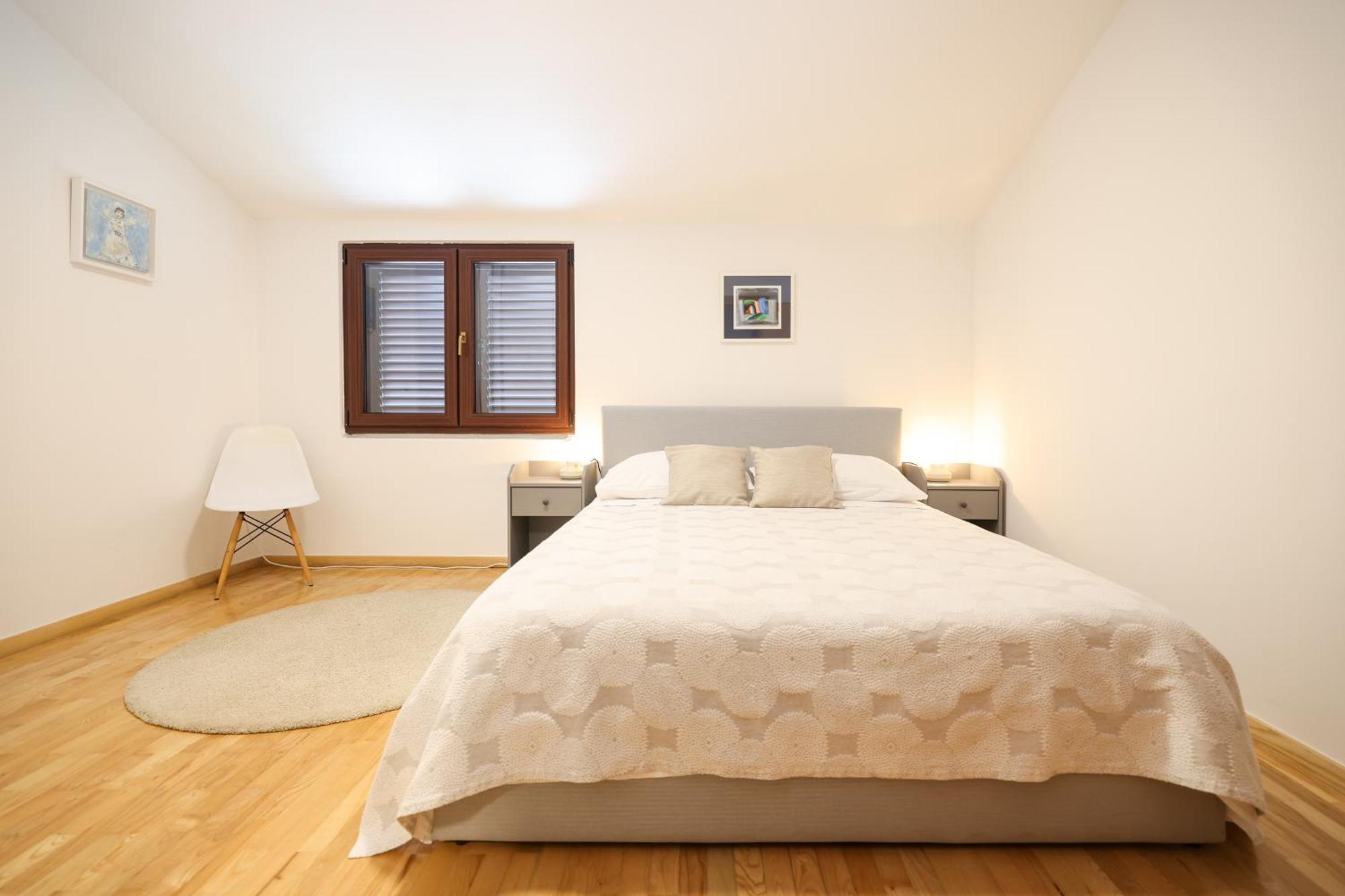 Apartments And A Room Ina 3* Zadar