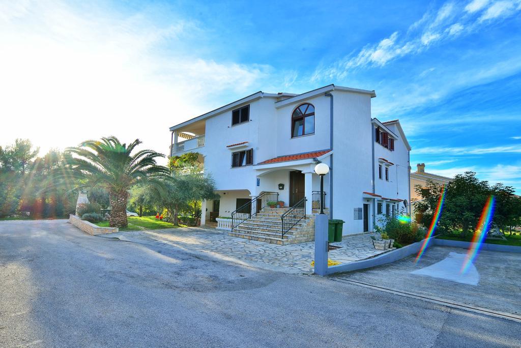 Apartments And A Room Ina Guest house