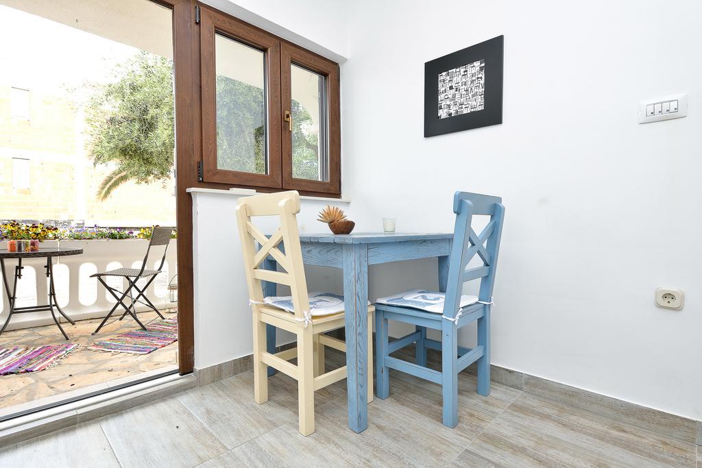 Apartments And A Room Ina Zadar