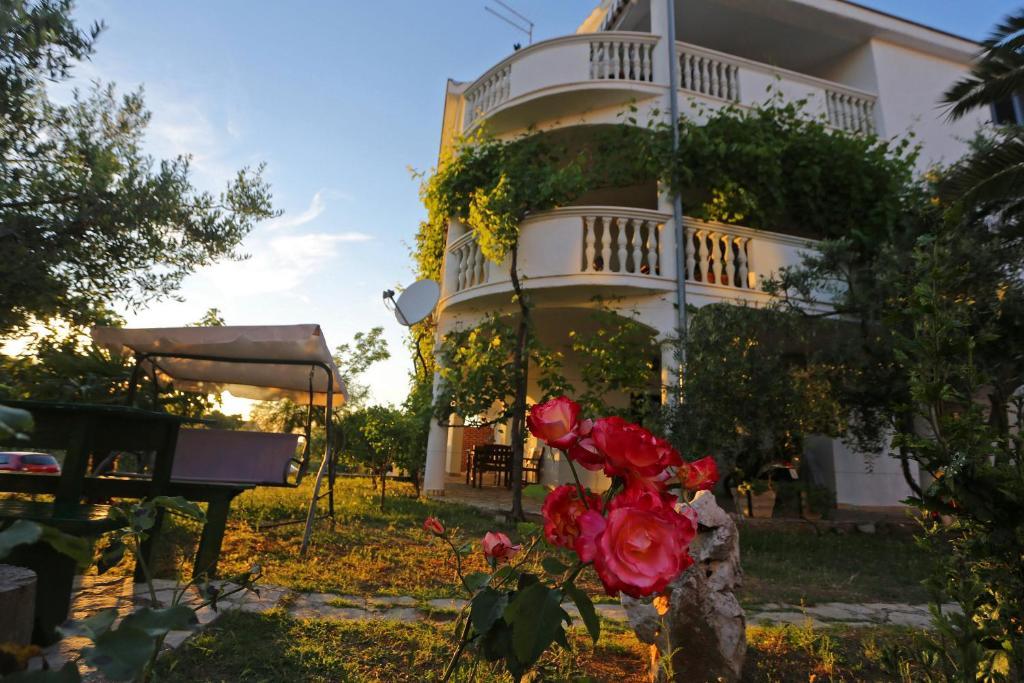 Apartments And A Room Ina Guest house Zadar